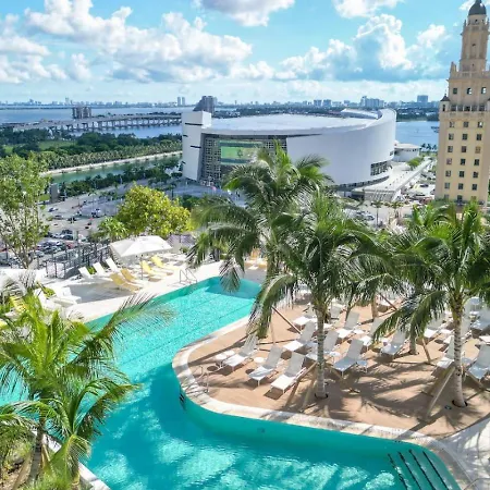 3610 Calm Blue Studio W Balcony View Pool And Gym